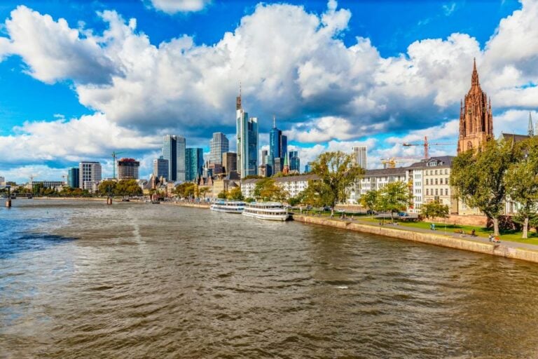 Frankfurt: River Main Sightseeing Cruise With Commentary