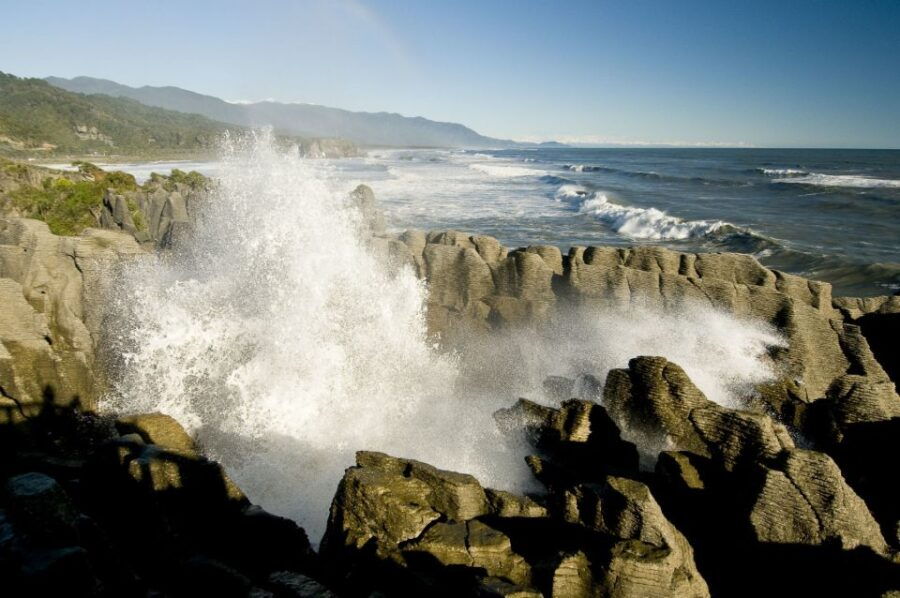 From Greymouth: Punakaiki Blowholes & Pancake Rocks Tour