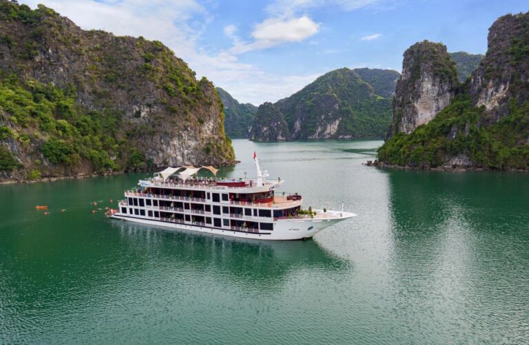 From Hanoi: 2-Day Cruise Trip With Private Balcony & Bathtub