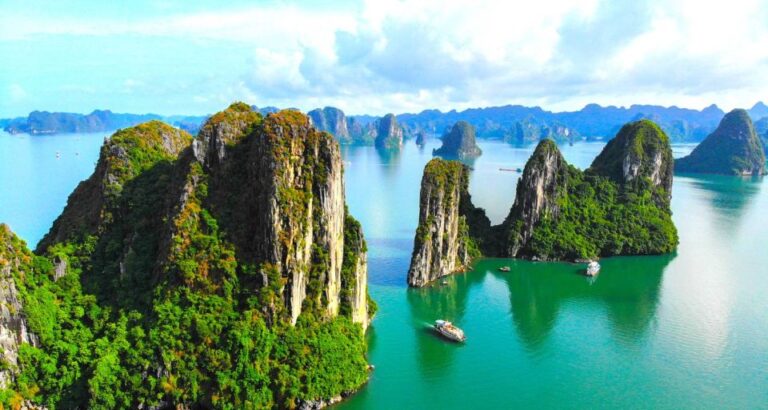 From Hanoi: Halong Bay Day Trip With Lunch and Transfers