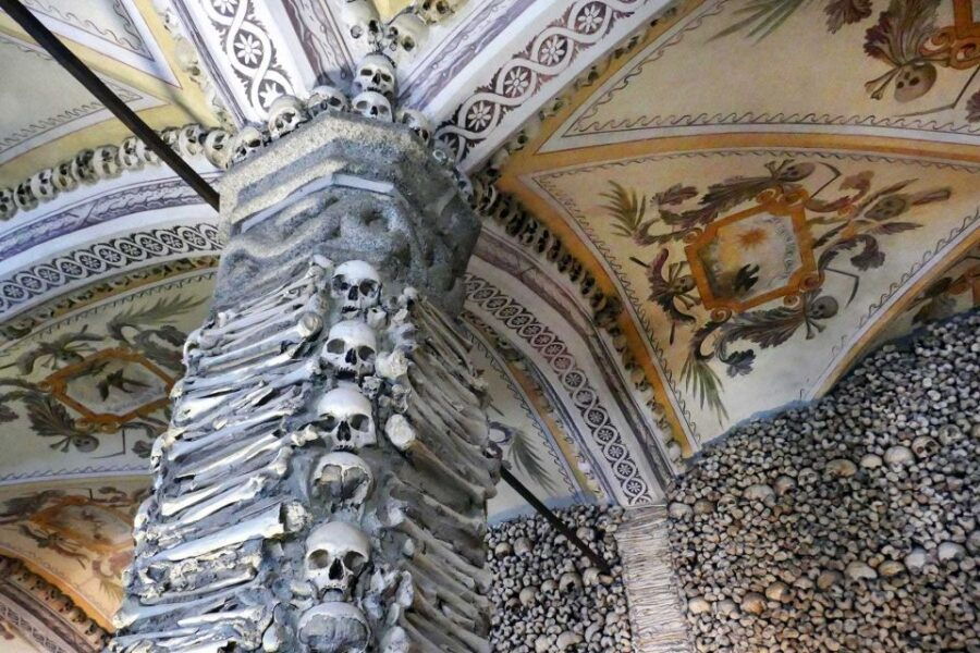From Lisbon: Évora and Monsaraz Day Tour With Wine Tasting