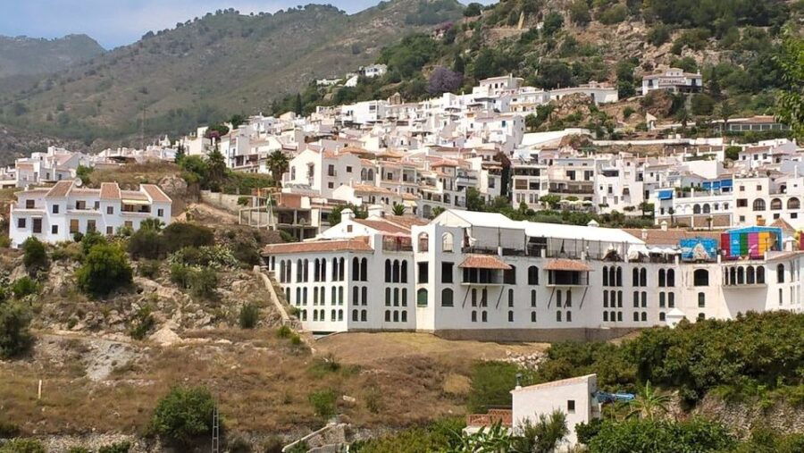 From Málaga: Guided Day Trip to Villages Nerja & Frigiliana