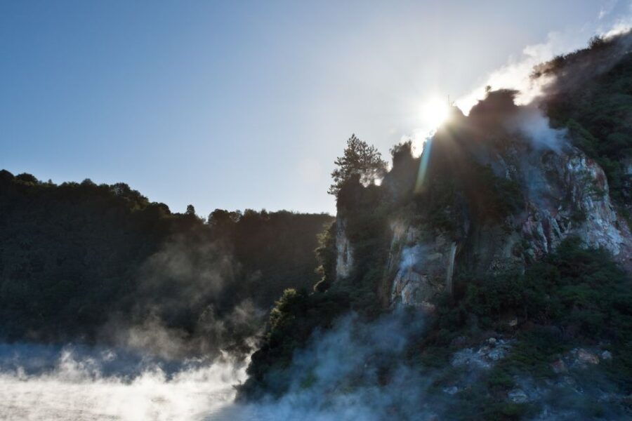 From Rotorua: Wai-O-Tapu, Waimangu and Te Puia Full-Day Tour