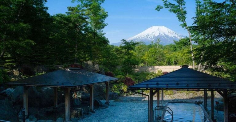 From Tokyo: Mount Fuji Day Trip With Yamanakako Hot Springs