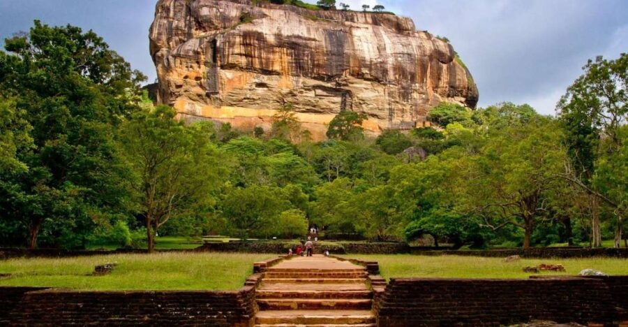 Full Day Tour to Sigiriya & Dambulla From Colombo - Good To Know