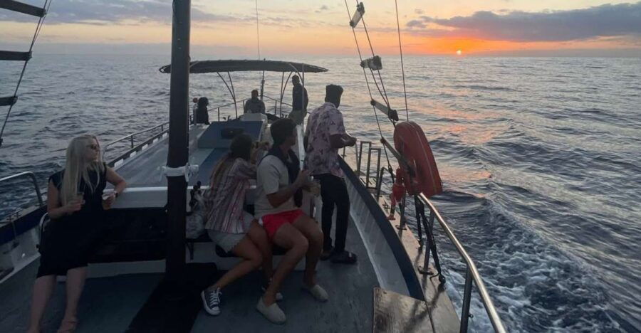 Funchal: Sunset Tour on Traditional Madeiran Boat W/ Drinks - Good To Know