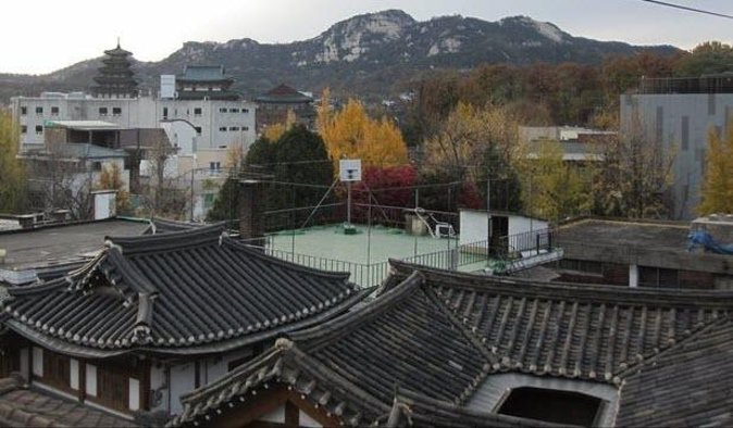 Half Day Walking Tour – Gyeongbok Palace & Bukchon Hanok Village