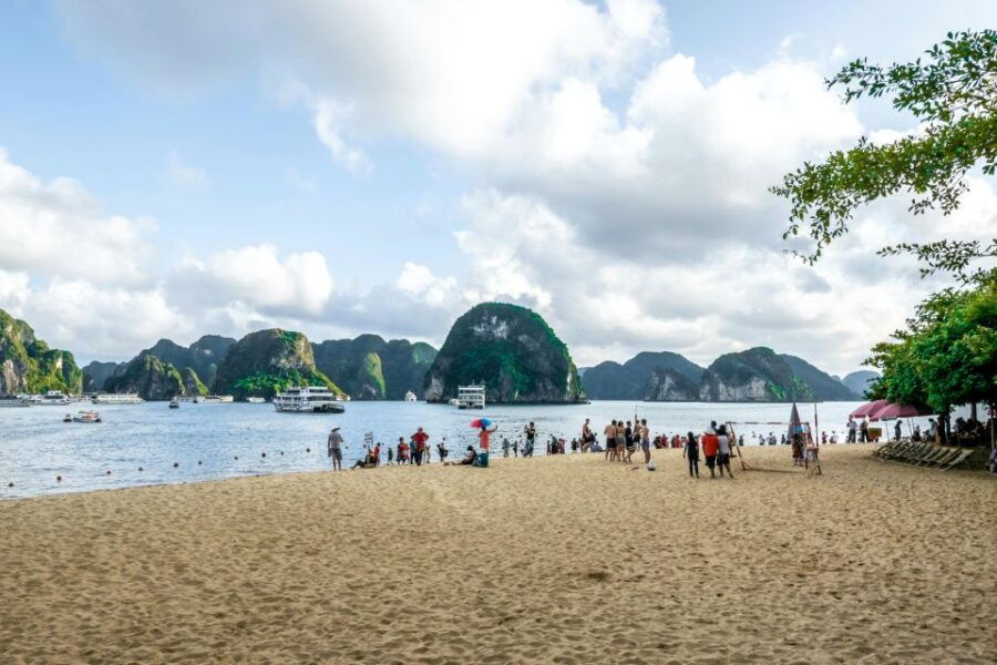 Halong Luxury Day Cruise: 4* Experience With Lunch &Kayaking - Good To Know
