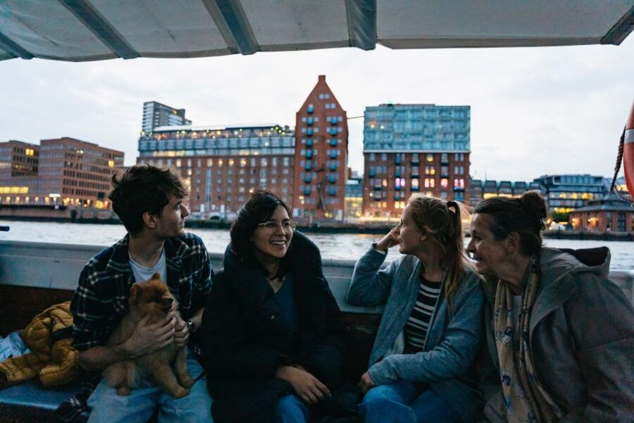 Hamburg: 90-Minute Evening Lights Harbor Cruise - Good To Know