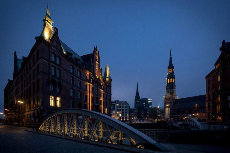 Hamburg: Eerie Speicherstadt Tour