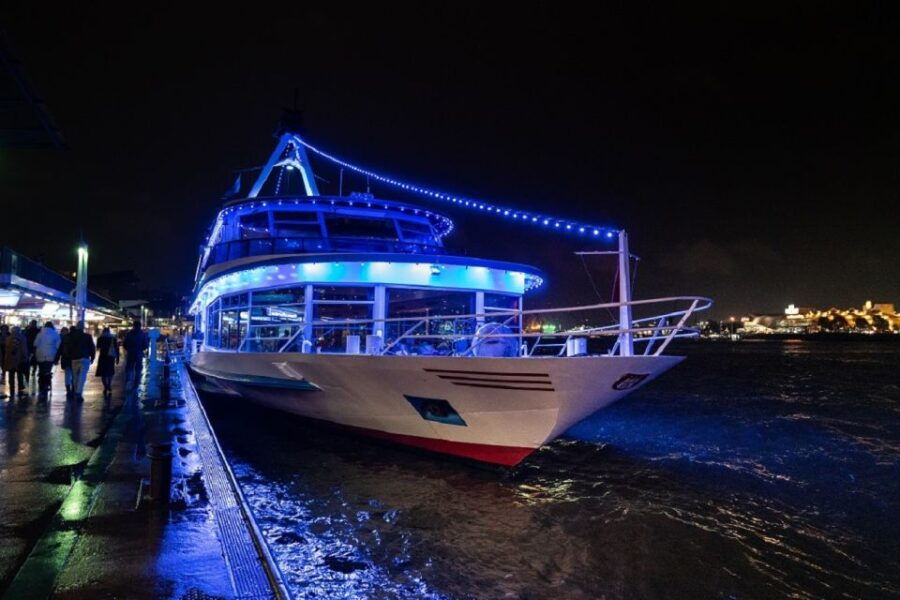 Hamburg: Friday and Saturday Night Boat Party - Good To Know