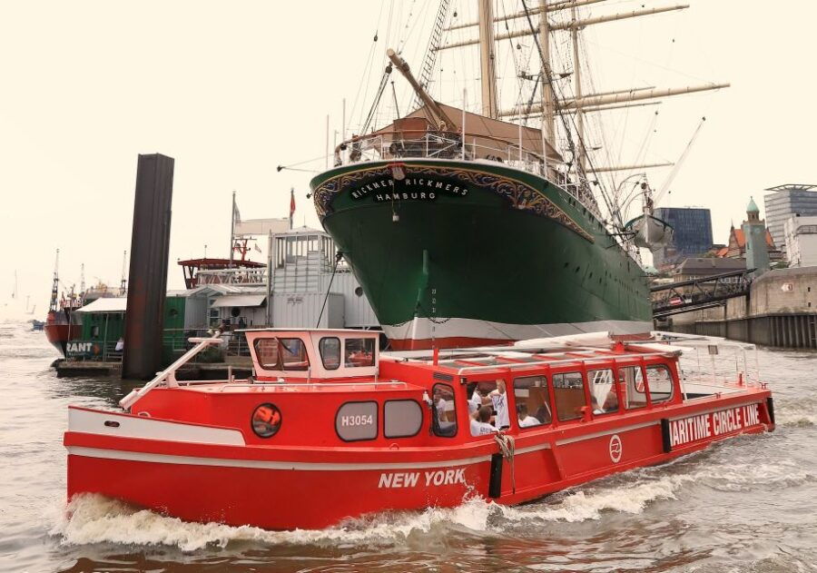 Hamburg: Harbor 90-Min Cruise Hop-On Hop-Off De/Eng Guide - Good To Know