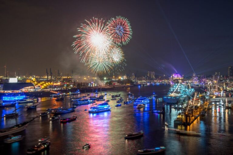 Hamburg: New Year’s Eve Harbor Barge Cruise