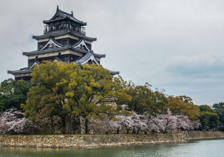 Hiroshima Like a Local: Customized Guided Tour