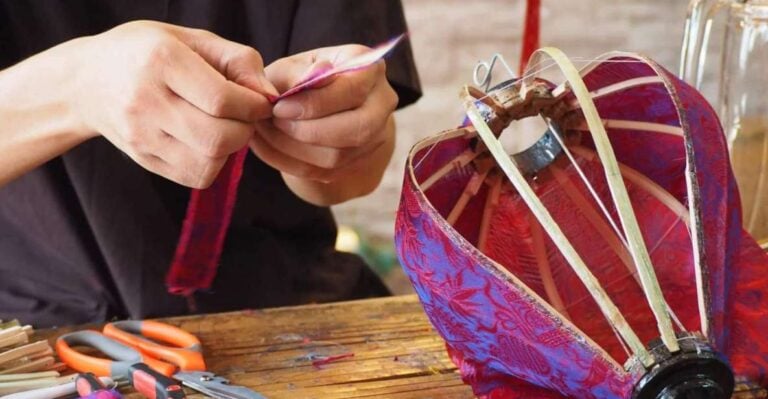Hoi An: Local Foldable Lantern Making Class With Locals