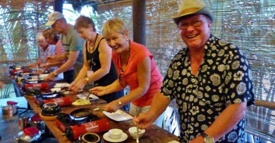 Hoi An: Market Trip, Basket Boat & Cooking Class With Locals - Good To Know