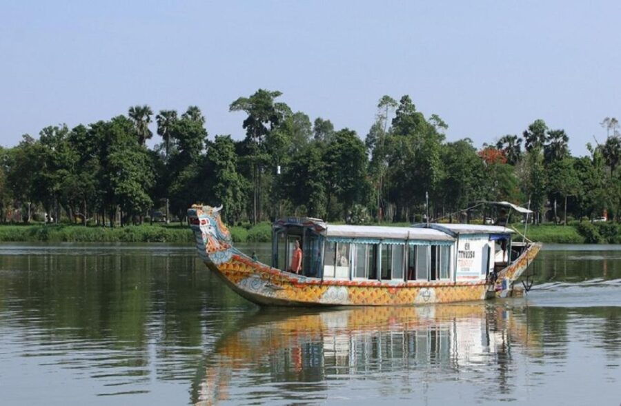 Hue Dragon Boat Tour to Visit Pagoda & Royal Tombs - Good To Know