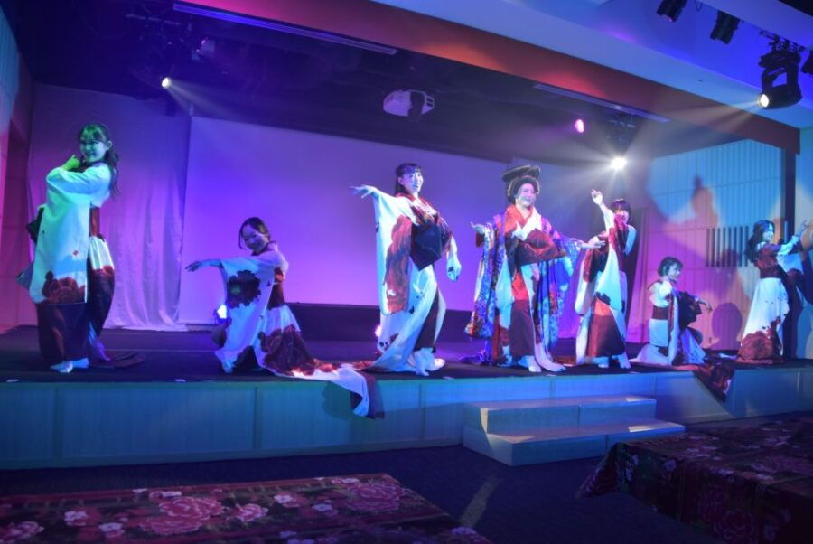 Japanese Danceshow With Drinks and Sukiyaki - Good To Know