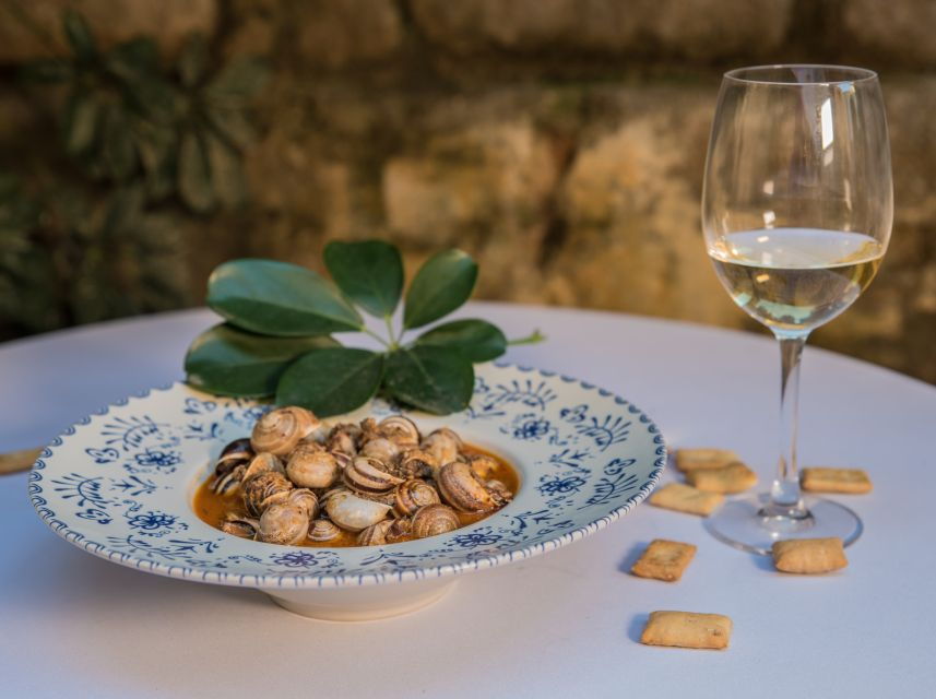 Jerez: Flamenco Show & Optional Dinner at Tablao Puro Arte
