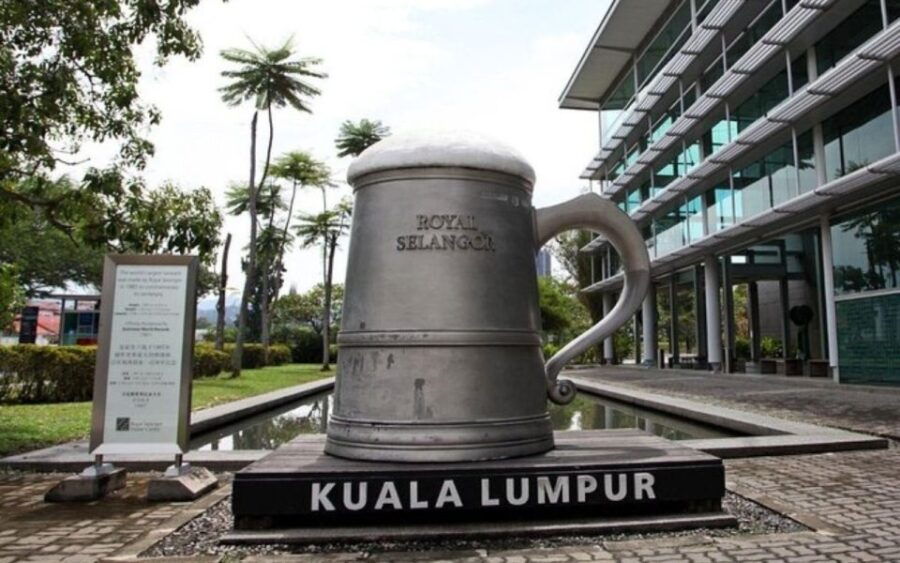 Kuala Lumpur: Batu Caves, Batik Center and Royal Selangor