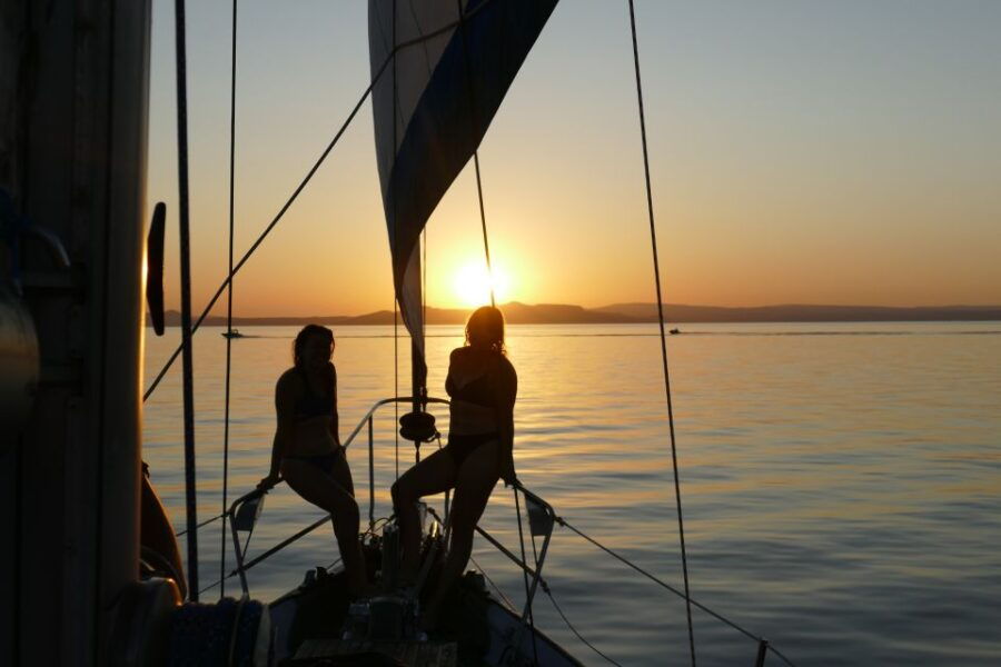 Lake Taupo: Sailing Trip to the Maori Rock Carvings - Good To Know