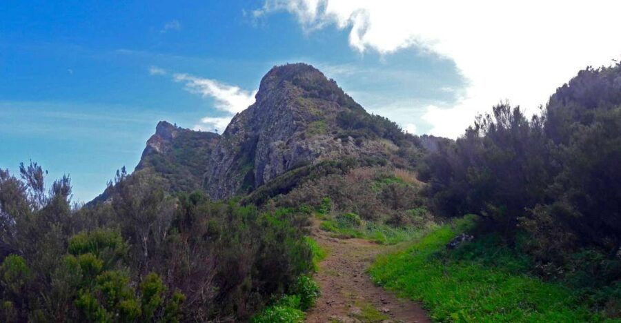 Larano: Mountain/Cliff Walking Tour