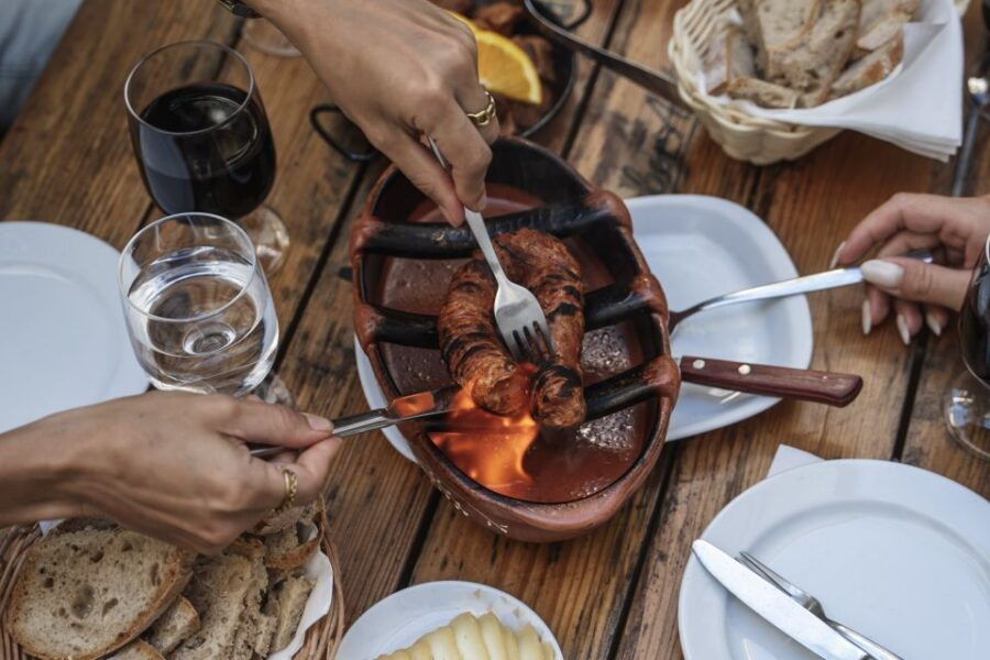 Lisbon: Baixa Food Walking Tour With Drinks