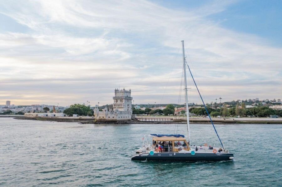 Lisbon: New Years Eve Onboard W/Drinks, Music & Fireworks - Good To Know