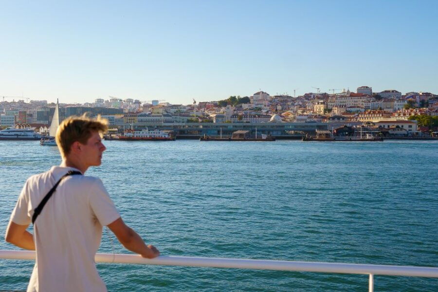 Lisbon: Tagus River Boat Tour With One Drink Included - Good To Know