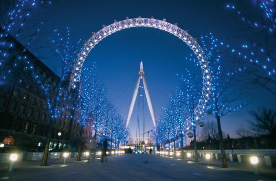 London: Christmas Eve City Tour With Dinner & Midnight Mass - Good To Know