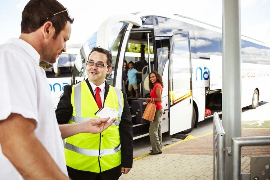 London: Gatwick Airport to Central London Roundtrip Transfer - Good To Know