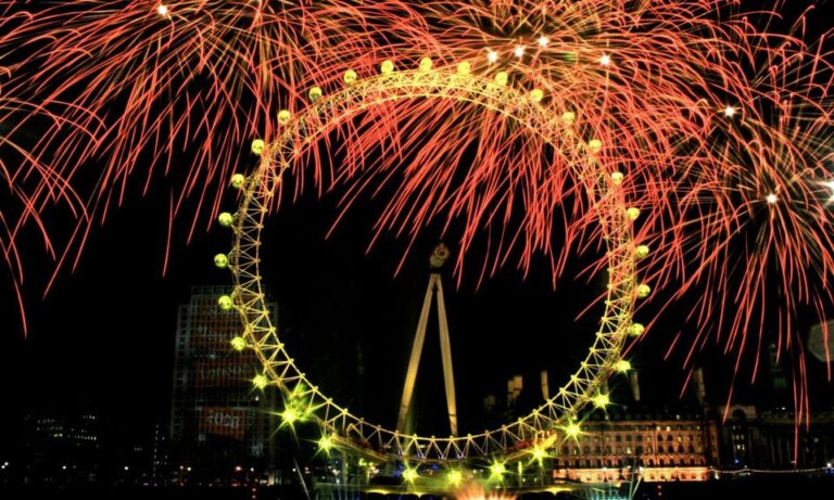 London: New Year’s Eve Traitors Gate Pub & Fireworks Cruise
