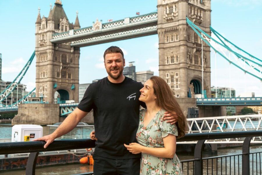 London: Professional Photoshoot at Tower Bridge - Good To Know