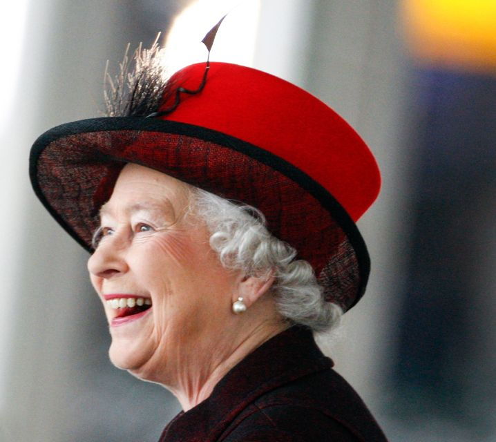 London: Queen Elizabeth Guided Walking Tour - Good To Know