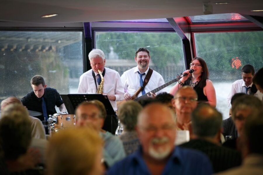 London: River Thames Dinner Cruise With Live Jazz - Good To Know