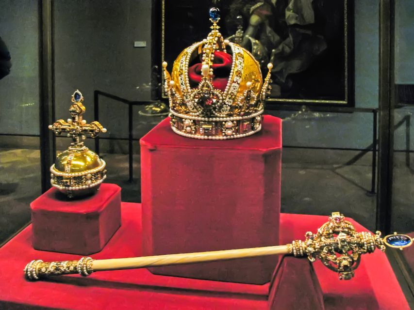 London: Tower of London Beefeater Welcome & Crown Jewels - Good To Know