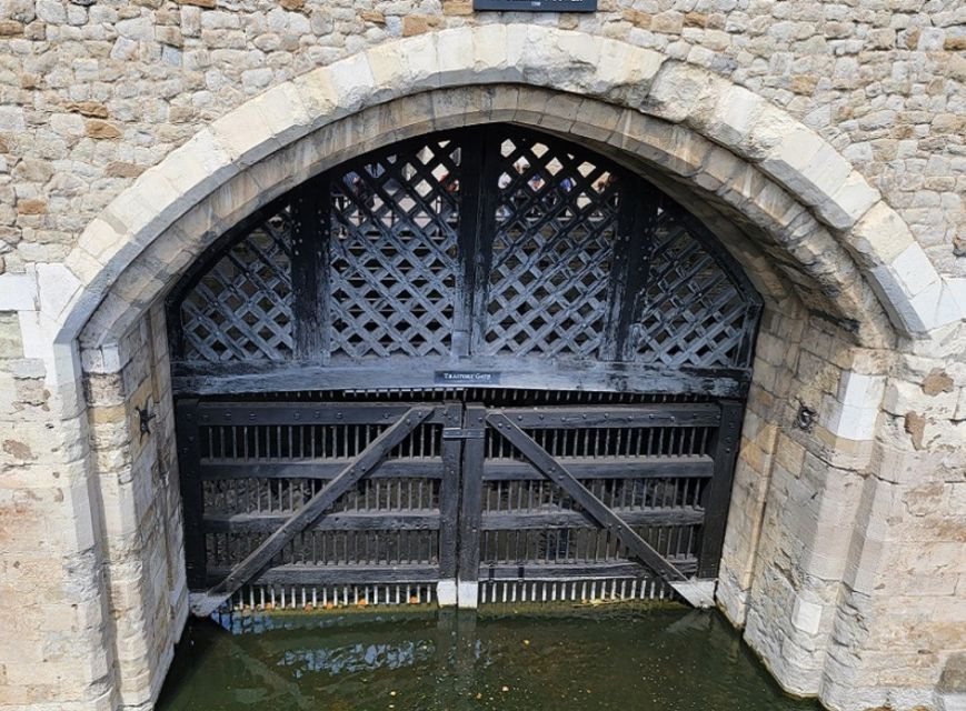 London: Tower of London Guided Tour With Boat Ride - Good To Know