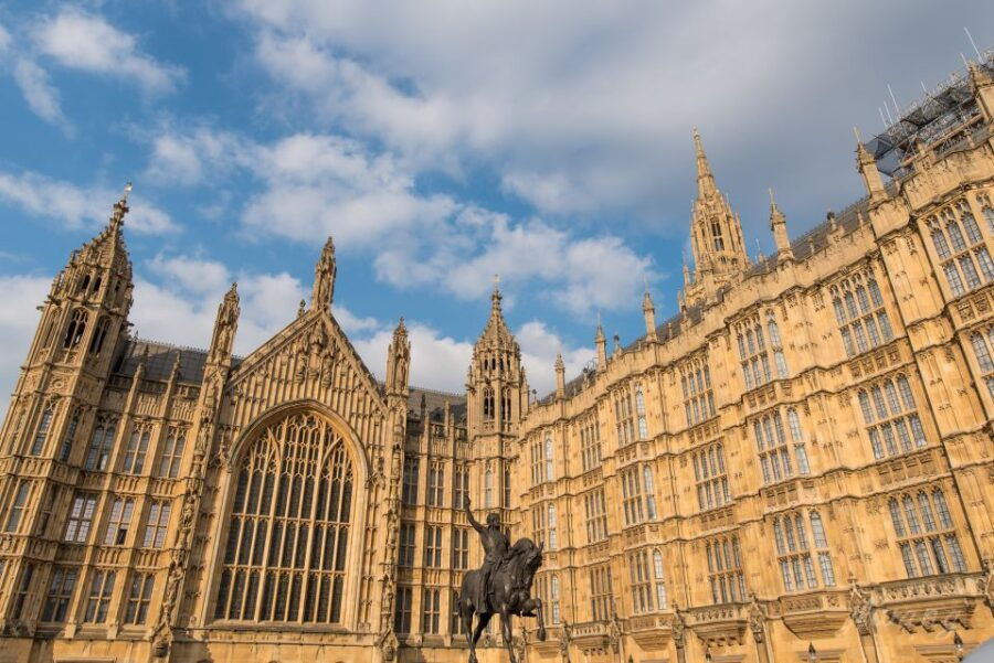 London: Walking Tour With Changing of the Guard Ceremony