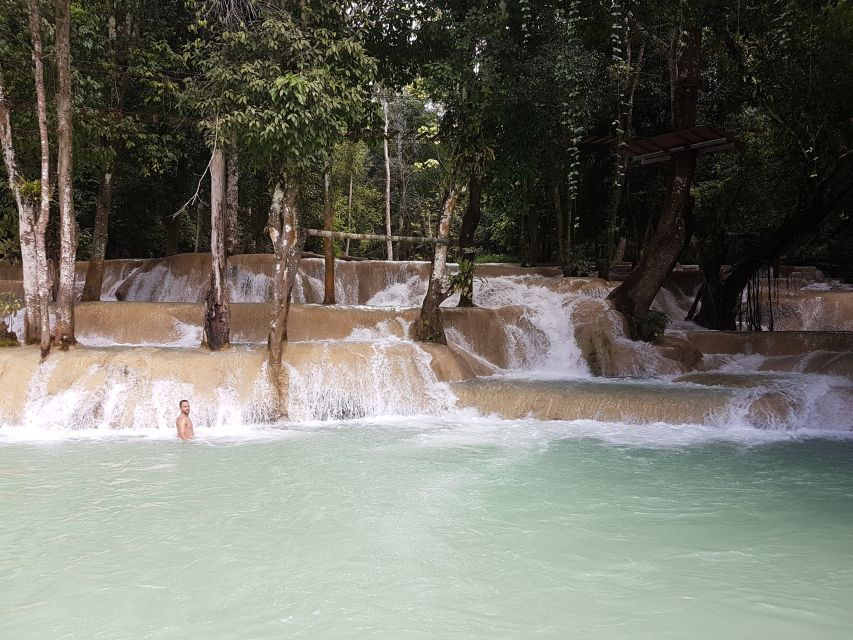 Luang Prabang: Rice Farm and Kuang Si Waterfall Tour