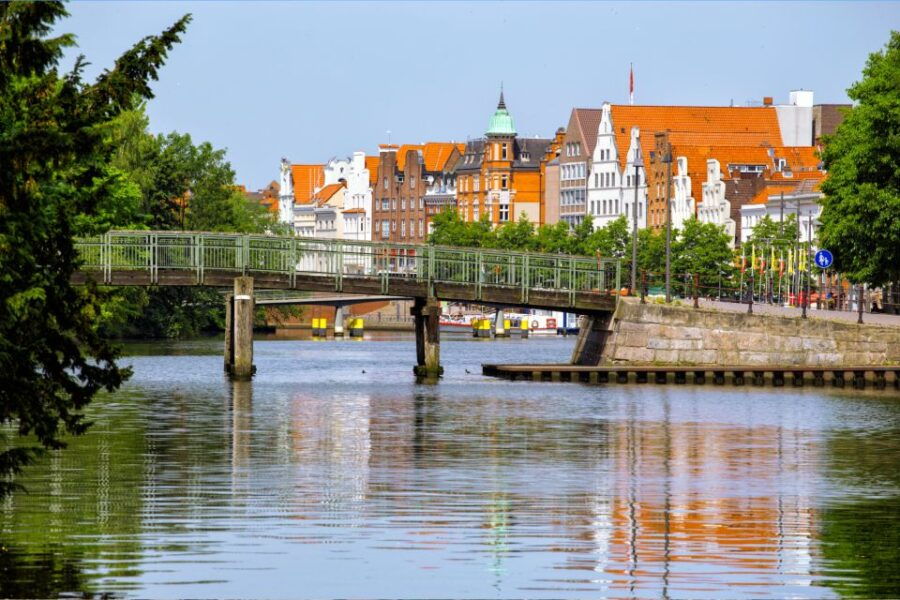 Lübeck: City Highlights Scavenger Hunt and Self-Guided Tour - Good To Know