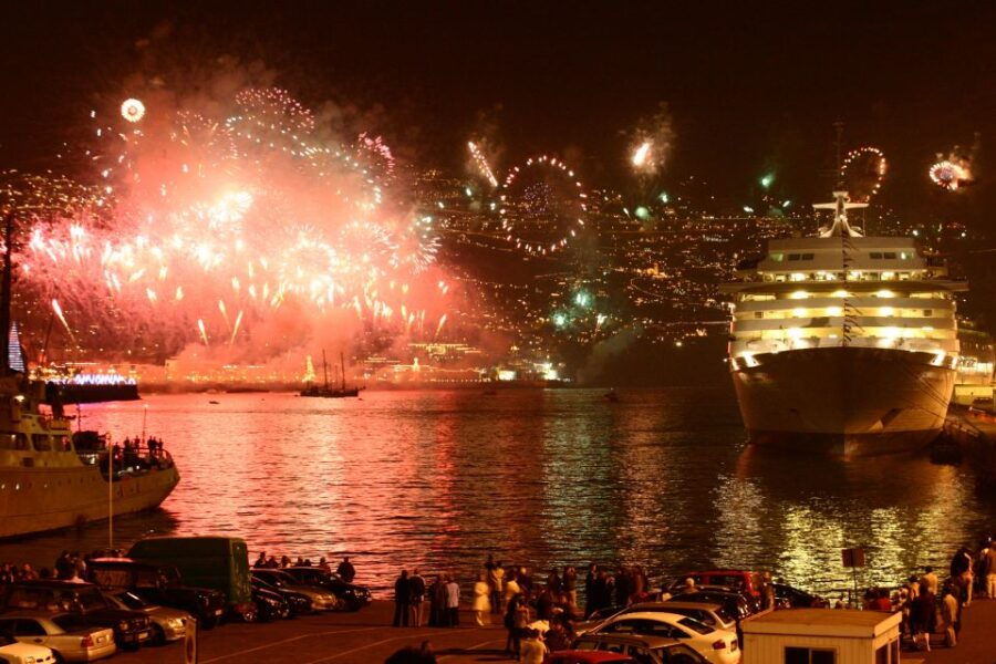 Madeira: New Years Eve Fireworks by Catamaran - Good To Know