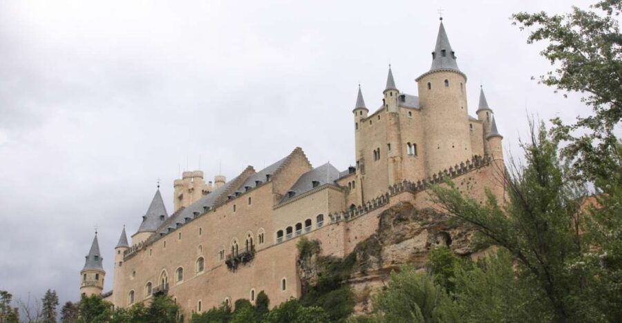 Madrid: Avila and Segovia Day Trip With Tickets to Monuments - Good To Know