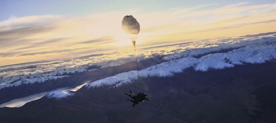 Mount Cook: Tandem Skydive Experience