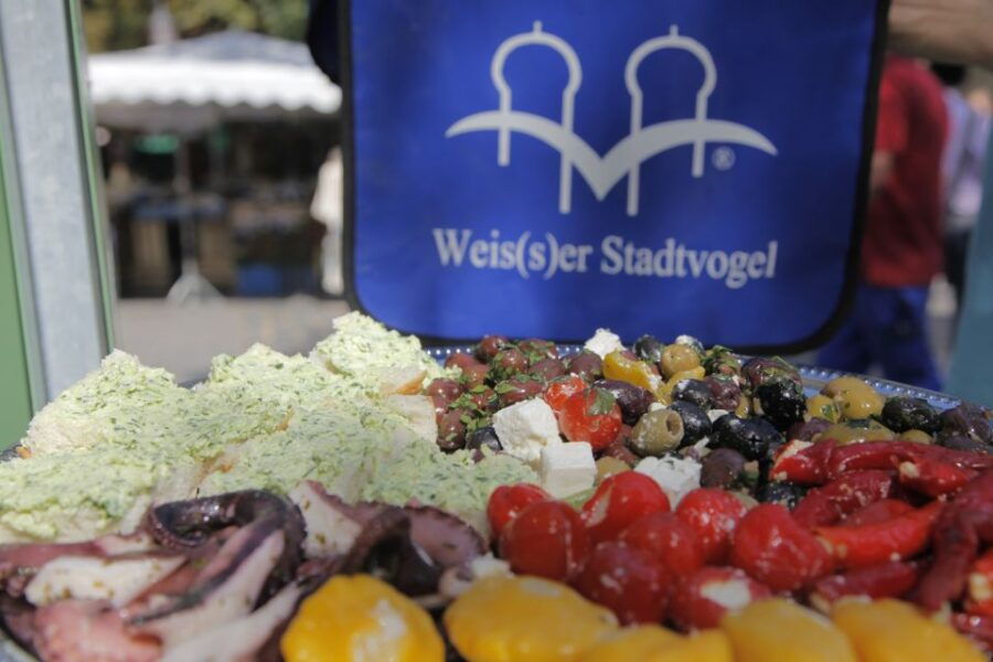Munich: Viktualienmarkt Food Tasting Tour in German - Good To Know