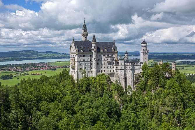 My*Guide EXCLUSiVE Neuschwanstein Castle Tour Incl. Tickets and ALPiNE COASTER From Munich