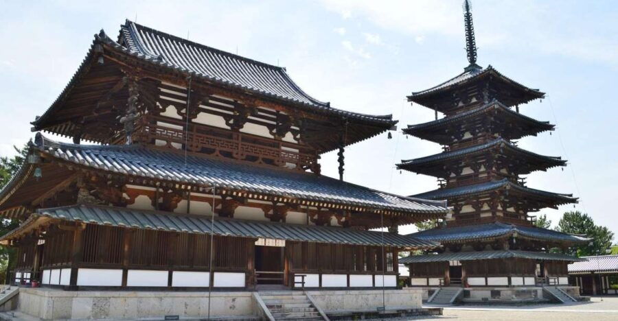 Nara: Horyu-Ji Temple, Treasures of the 7th Century (Italian Guide) - Good To Know