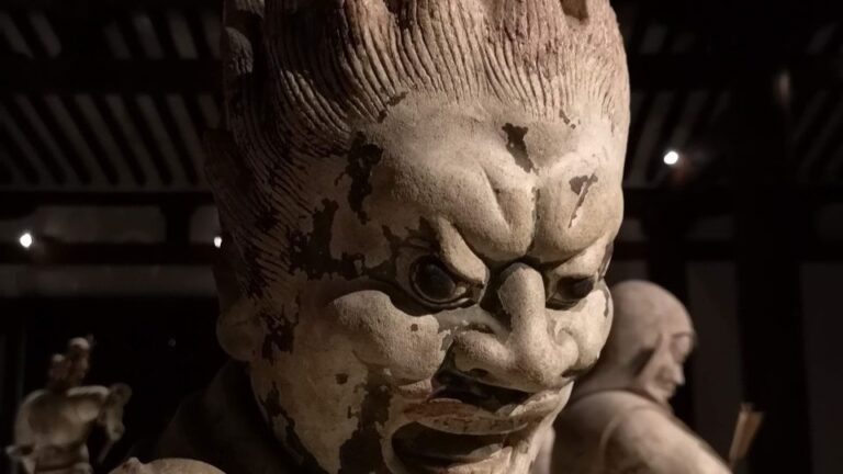 Nara:Special Visit to National Treasure Buddhist Statue