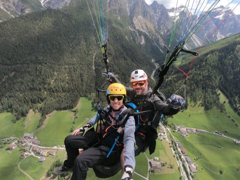 Neustift Im Stubaital: Panoramic Tandem Paragliding Flight