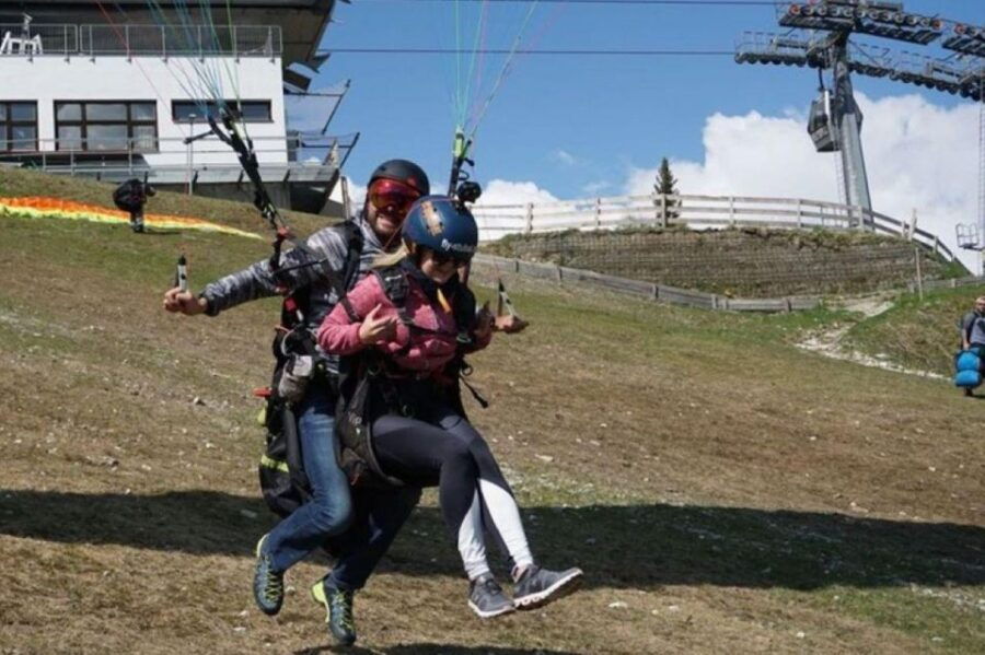 Neustift Im Stubaital: Romantic Paragliding Couples Flight
