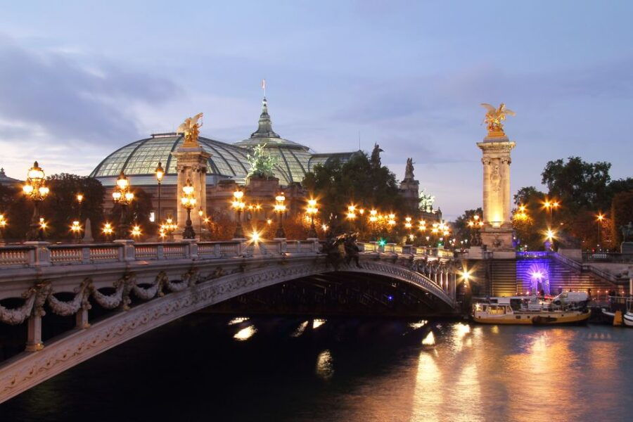 Paris: 1 Hour Illuminations River Cruise - Good To Know